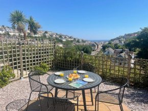 Mevagissey Holiday Home - sea view and parking